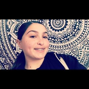 Meet your Posher, Ava